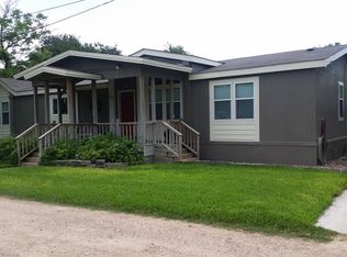 123 Lake Wood Dr, Mathis, TX 78368