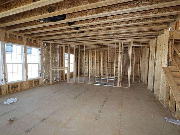 4th image of 8502 Foxglove Dr