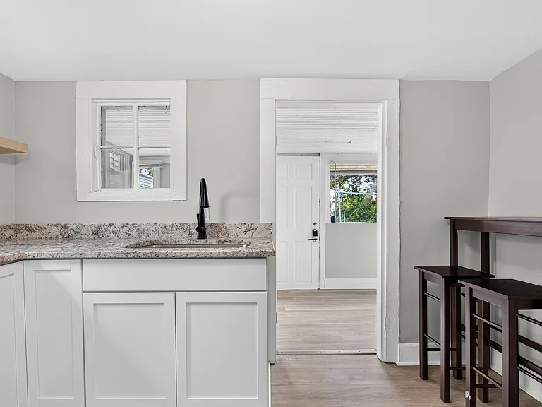 837 E Burnett Ave #2 — Photo 7