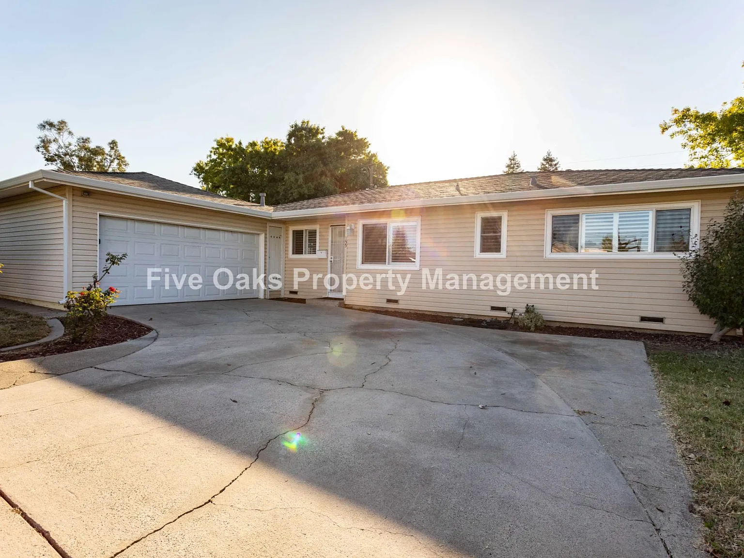 4 bed, 1265 sqft, $2,725 — Photo 1