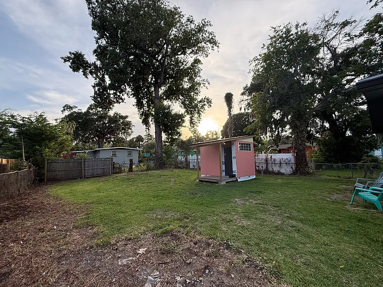 214 Graham St — Photo 28