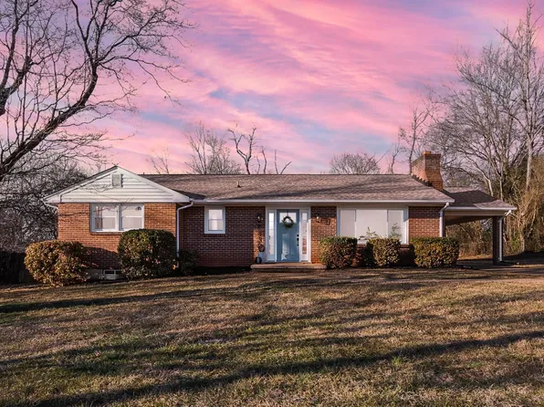 7130 Suncrest Dr, Lynchburg, VA 24502