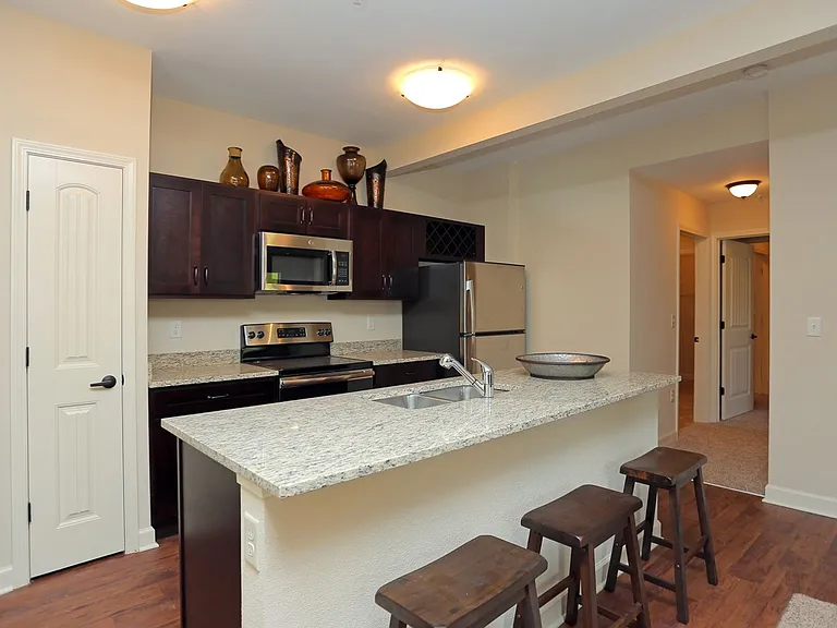 Anderson House Apartments — Photo 2