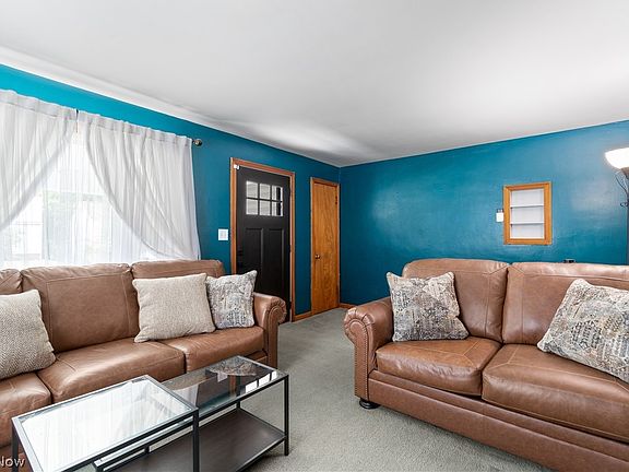 5th image of 224 Ertle Ave NE