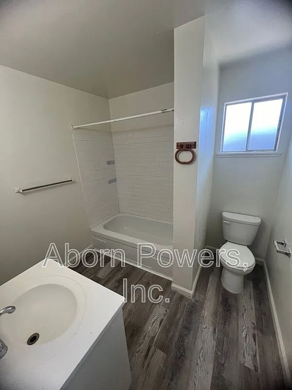 1 bed, 1.0 bath, $1,250 — Photo 2