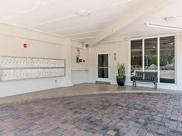 95 N Birch Rd #405 — Photo 34