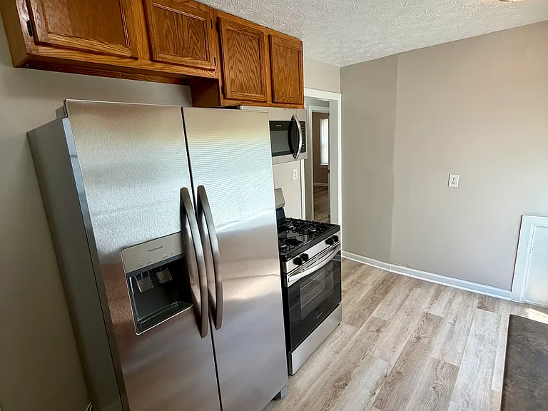 12110 Shady Oak Blvd — Photo 9