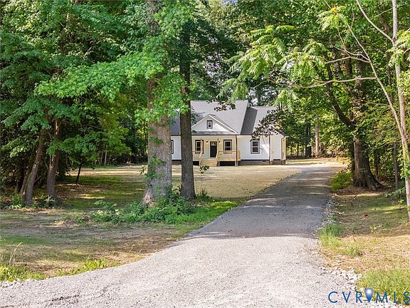 2nd image of 18801 The Glebe Ln