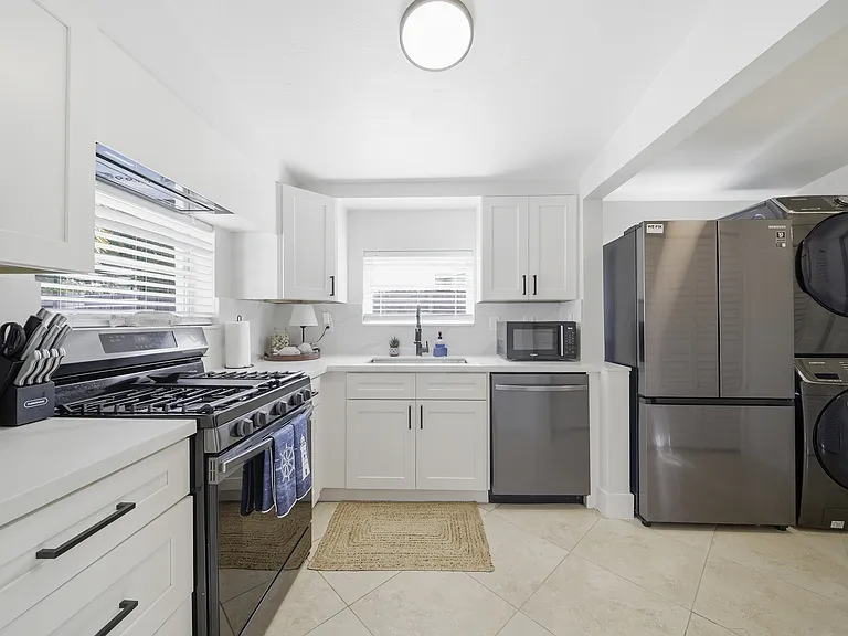3508 SW 15th Ct — Photo 14