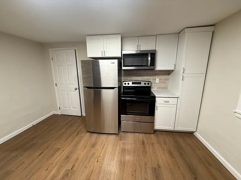 52 W Washburn St #C — Photo 6