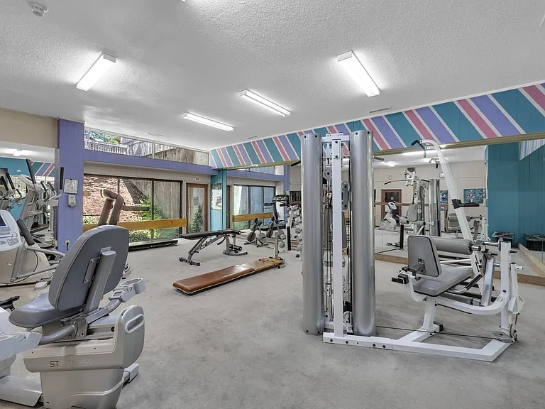 48 Shrewsbury Green Dr #I — Photo 7