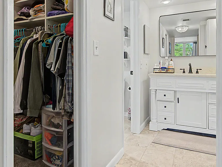 3930 Oaks Clubhouse Dr #304 — Photo 20