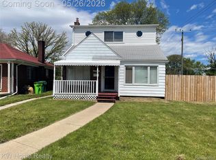 16853 Lincoln Ave, Eastpointe, MI 48021