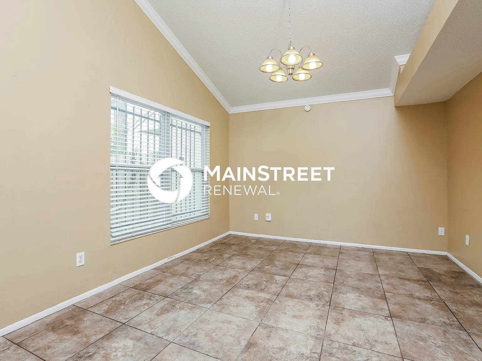 2767 Silver Ridge Dr — Photo 4