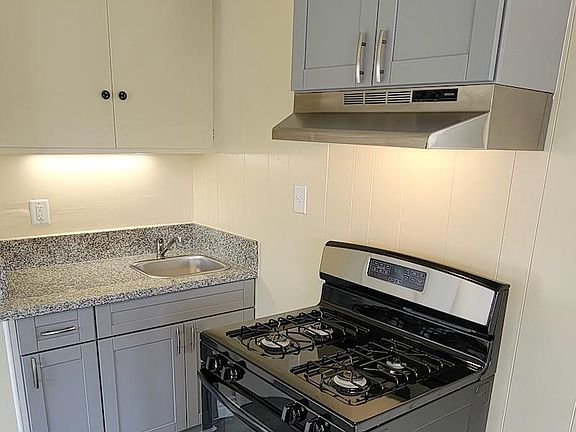 3rd image of 14705 S Normandie Ave APT 1A