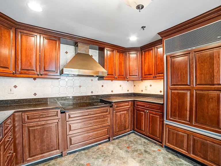 100 E Huron St #3504 — Photo 16