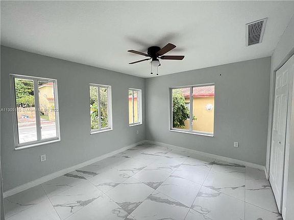 5th image of 2254 Cody St