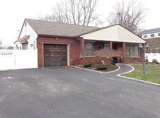 8 Brandy Ln, Lake Grove, NY 11755