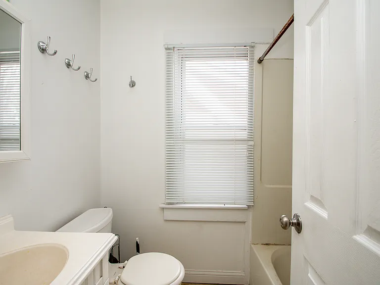 1608 W Fredonia Ave — Photo 9
