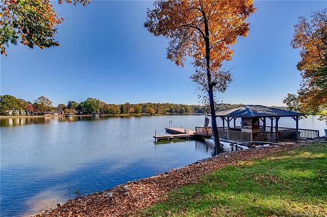 1st image of 8276 Archies Point