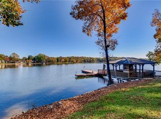 8276 Archies Point, Sherrills Ford, NC 28673