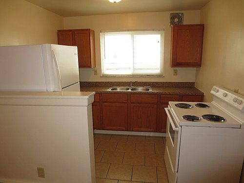 3rd image of 1660 Crest Hill Ave