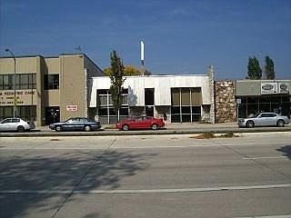 5th image of 8008 W Capitol Dr