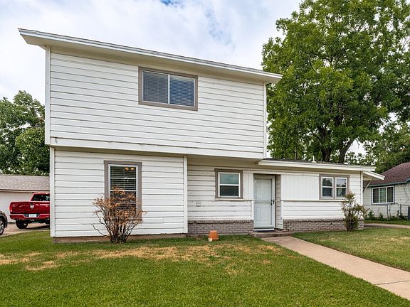 3rd image of 408 Bryan Dr