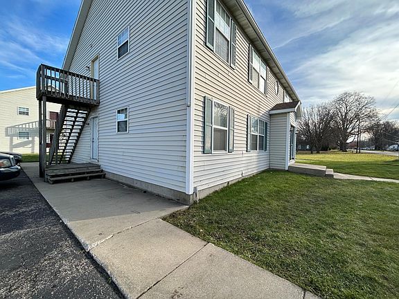 2nd image of 574 N Cedar St APT 3