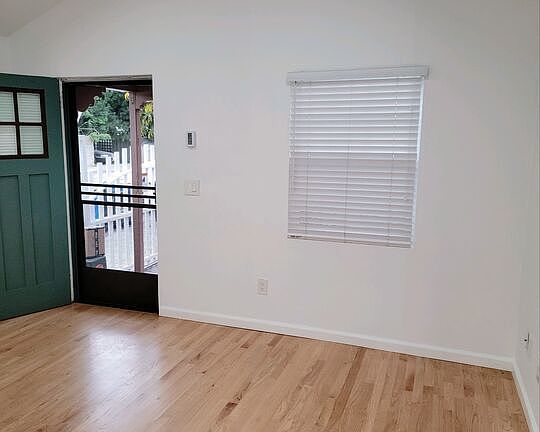 2nd image of 315 N Venice Blvd Unit 1