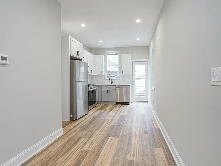 1539 S Wilton St — Photo 9