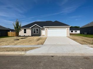 829 Woodland Hills Ave, Rogersville, MO 65742