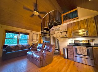 (Undisclosed Address), Green Mountain, NC 28740