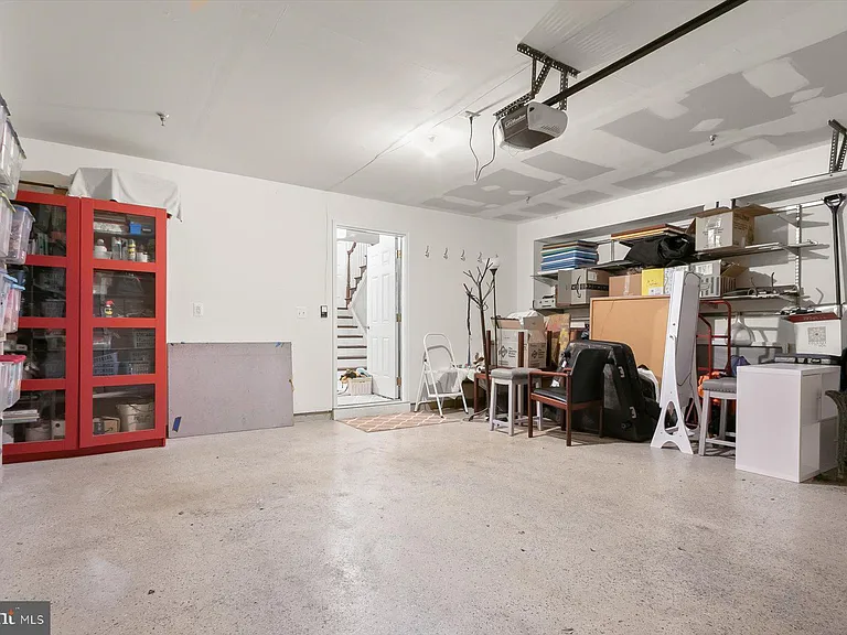 7207 Phelps Hill Ct — Photo 43
