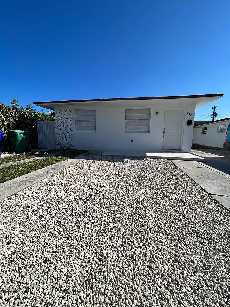 Building Photo - 3306 SW 24th Ter