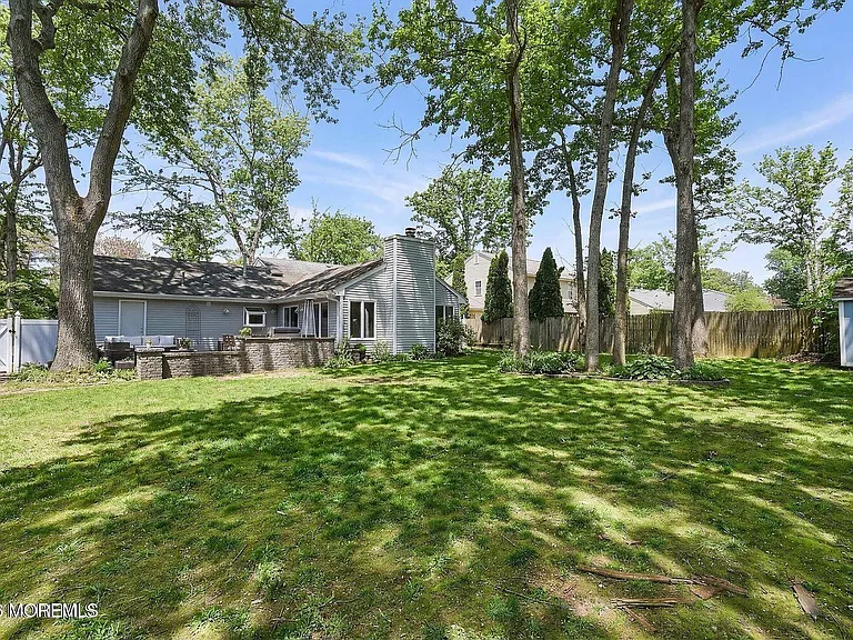 2348 Huckleberry Rd — Photo 20