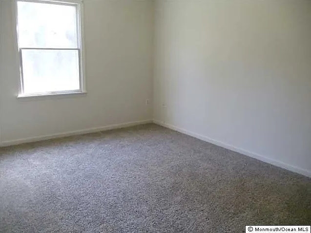 Walnut Hollow Apts — Photo 4