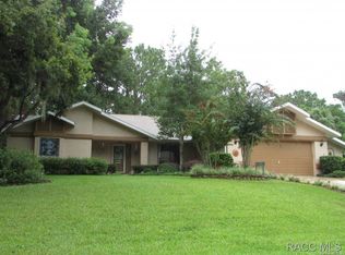 104 Pine St, Homosassa, FL 34446