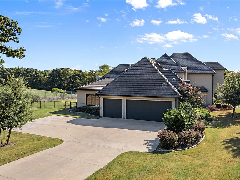 7947 Chartwell Ln — Photo 22