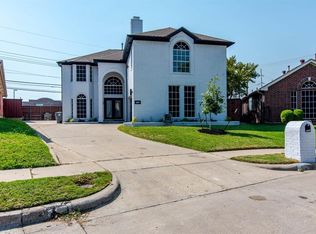 11817 Oak Highlands Dr, Dallas, TX 75243