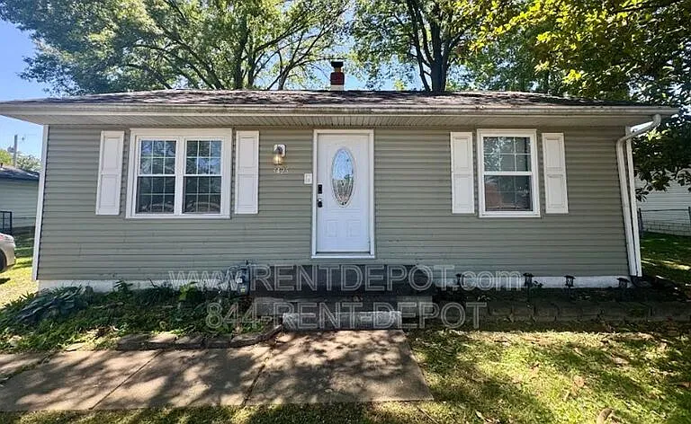 3425 Covert Ave — Photo 1