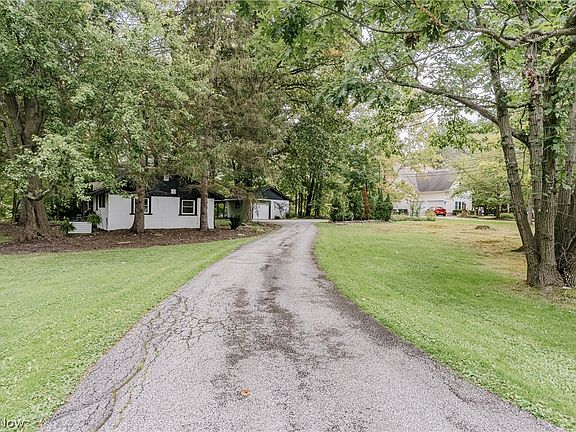 5th image of 18535 Geauga Lake Rd