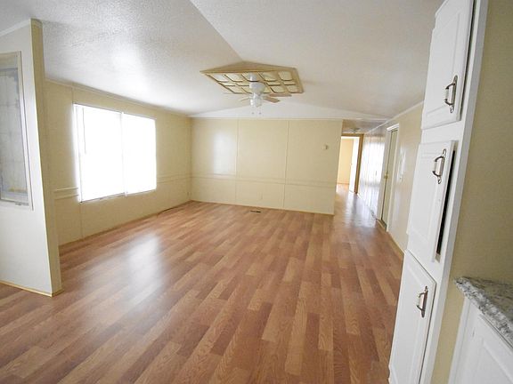 3rd image of 1504 N Winfree St #22