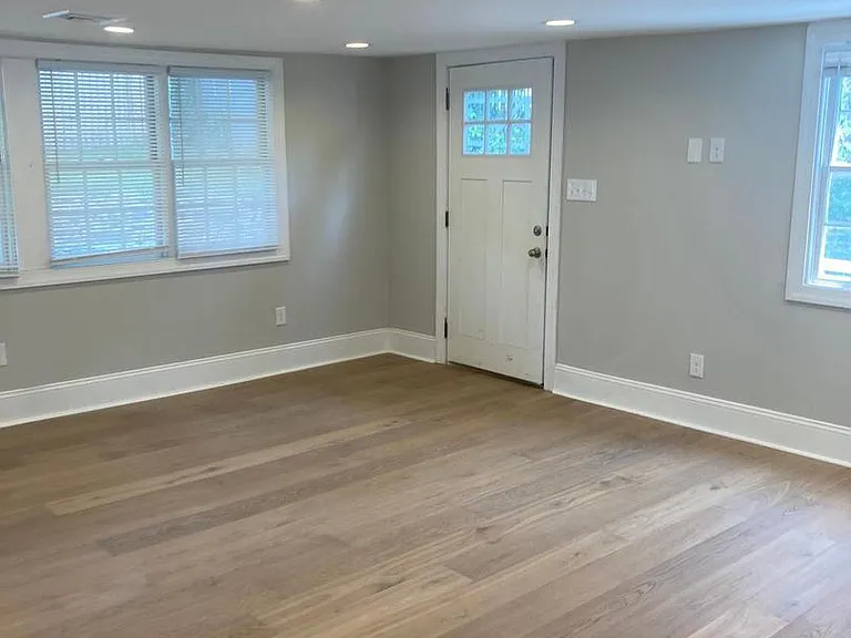 233 E Montgomery Ave — Photo 7