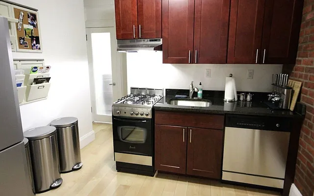 Rented by LJ Sloane Management | media 20