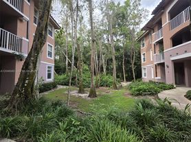6902 W Sample Rd, Pompano Beach, FL