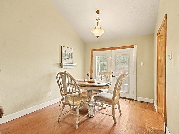 5th image of 1010 E Belgravia Dr