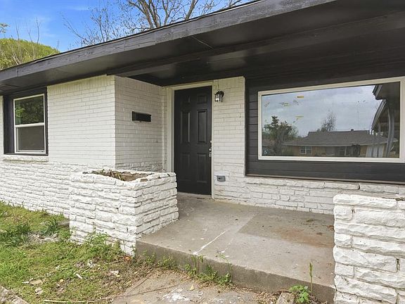 3rd image of 1512 NE 46th St