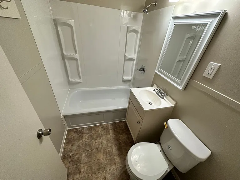 6239 N East Parkview St — Photo 12