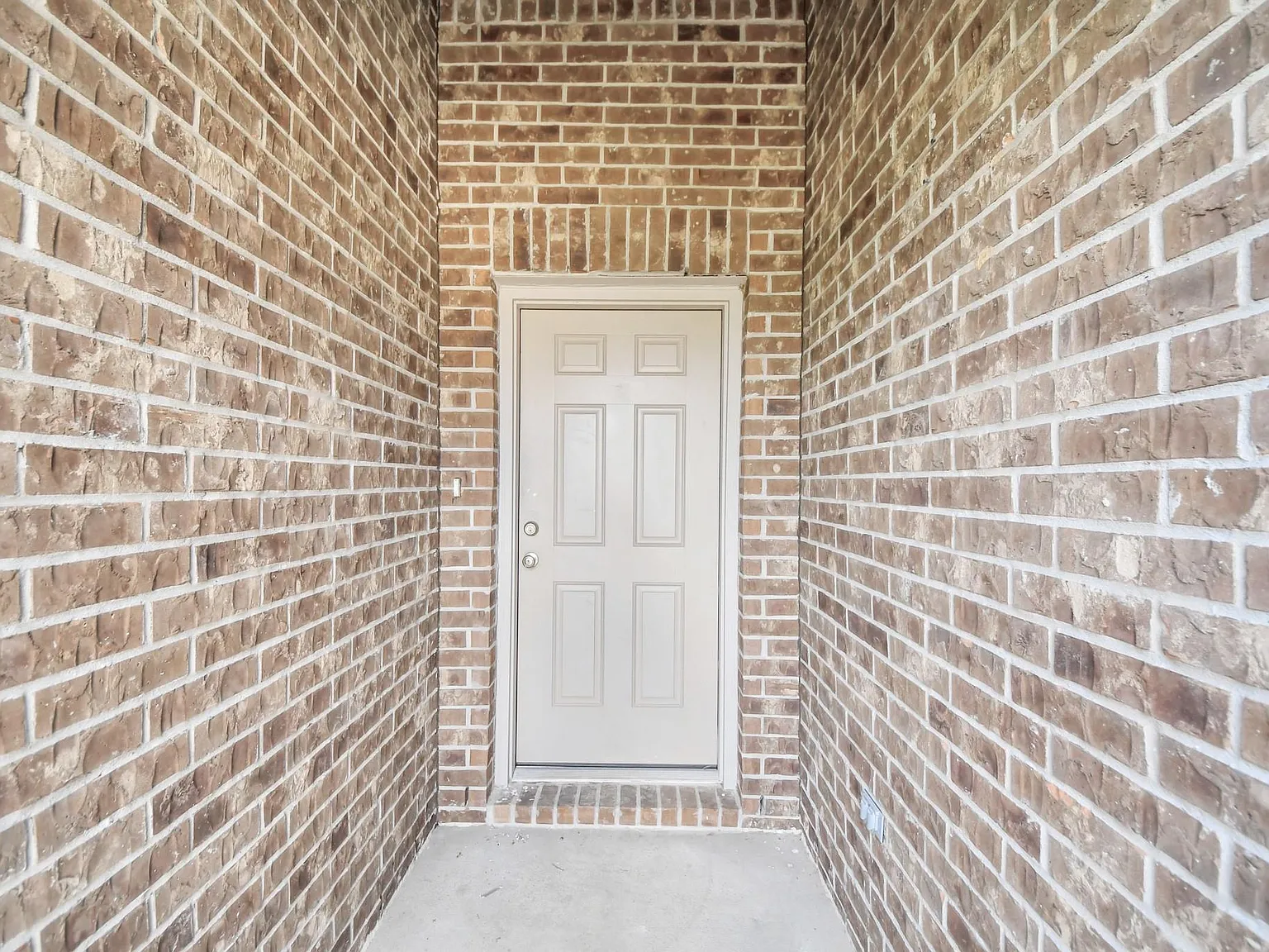 4 bed, 2.0 bath, 2098 sqft, $2,150 — Photo 4